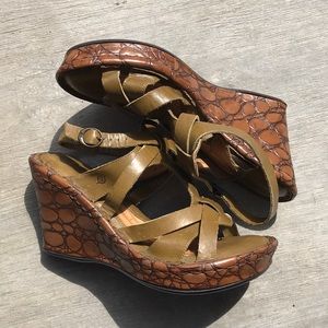 BORN Olive Green Leather Wedge Sandals